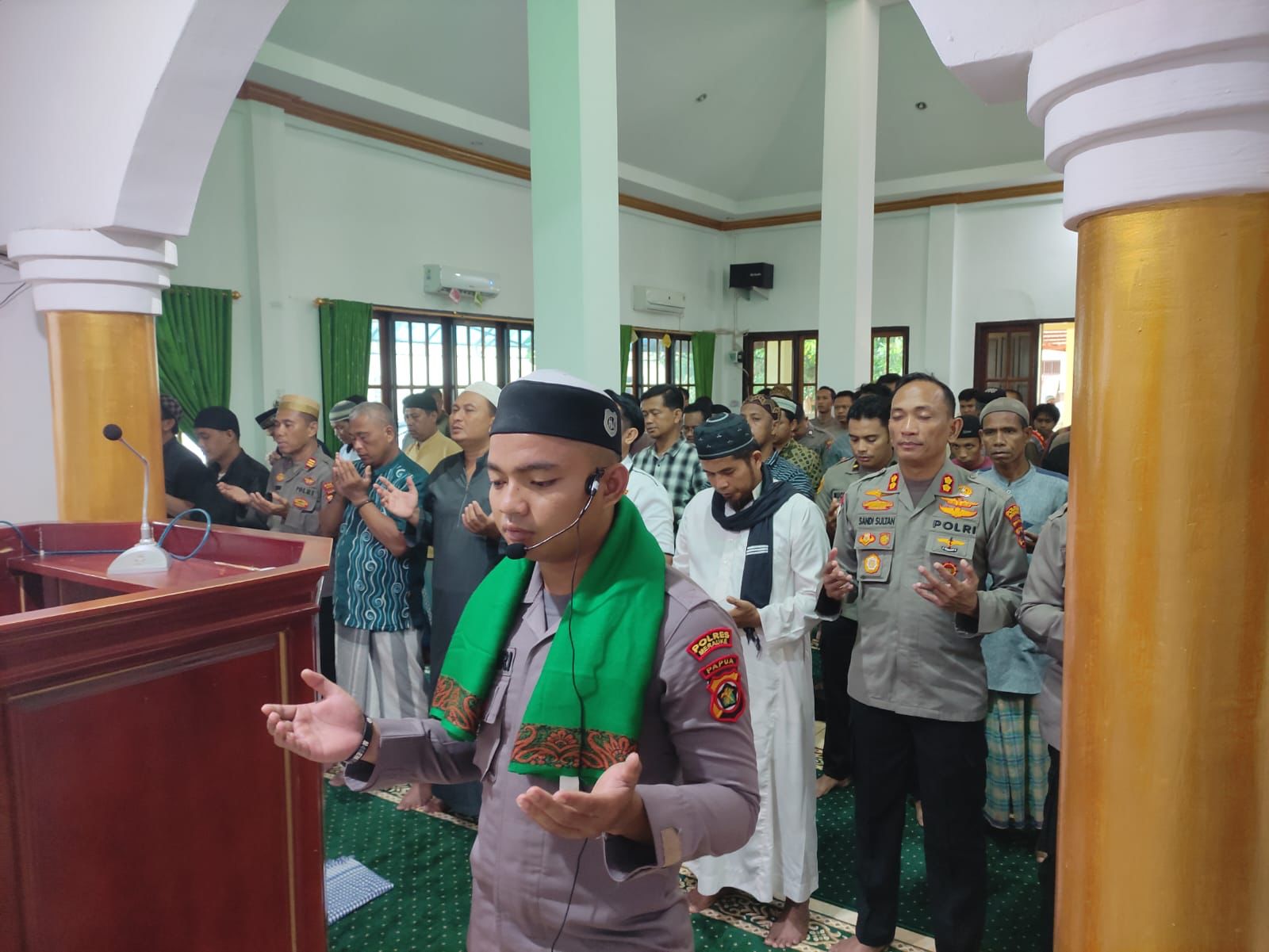 anggota-polres-merauke-laksanakan-sholat-gaib-untuk-korban-cianjur